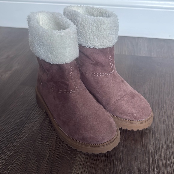 Old Navy Pink Kids Boots -  Size 13 - Picture 2 of 5